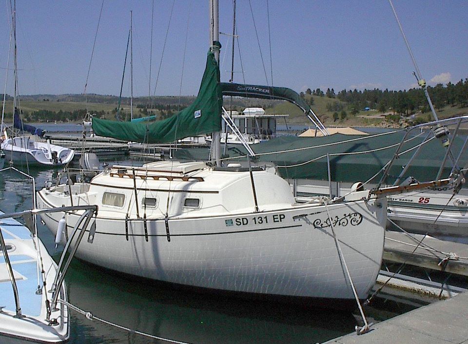 Flicka 20 gallery image with filename: flicka20-seahorse-docked.jpg