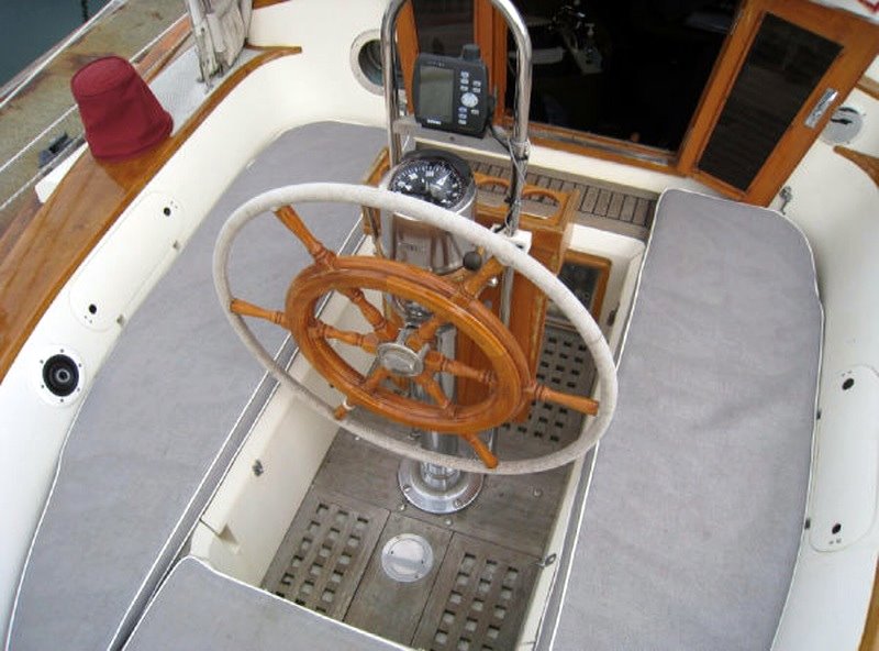 Panda 38 gallery image with filename: panda38-guudtaauun-cockpit2.jpg