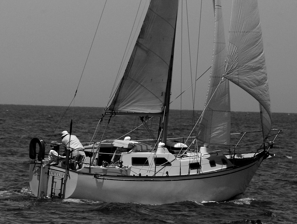 Vancouver 27 gallery image with filename: vancouver27-undersail-aftquarter.jpg
